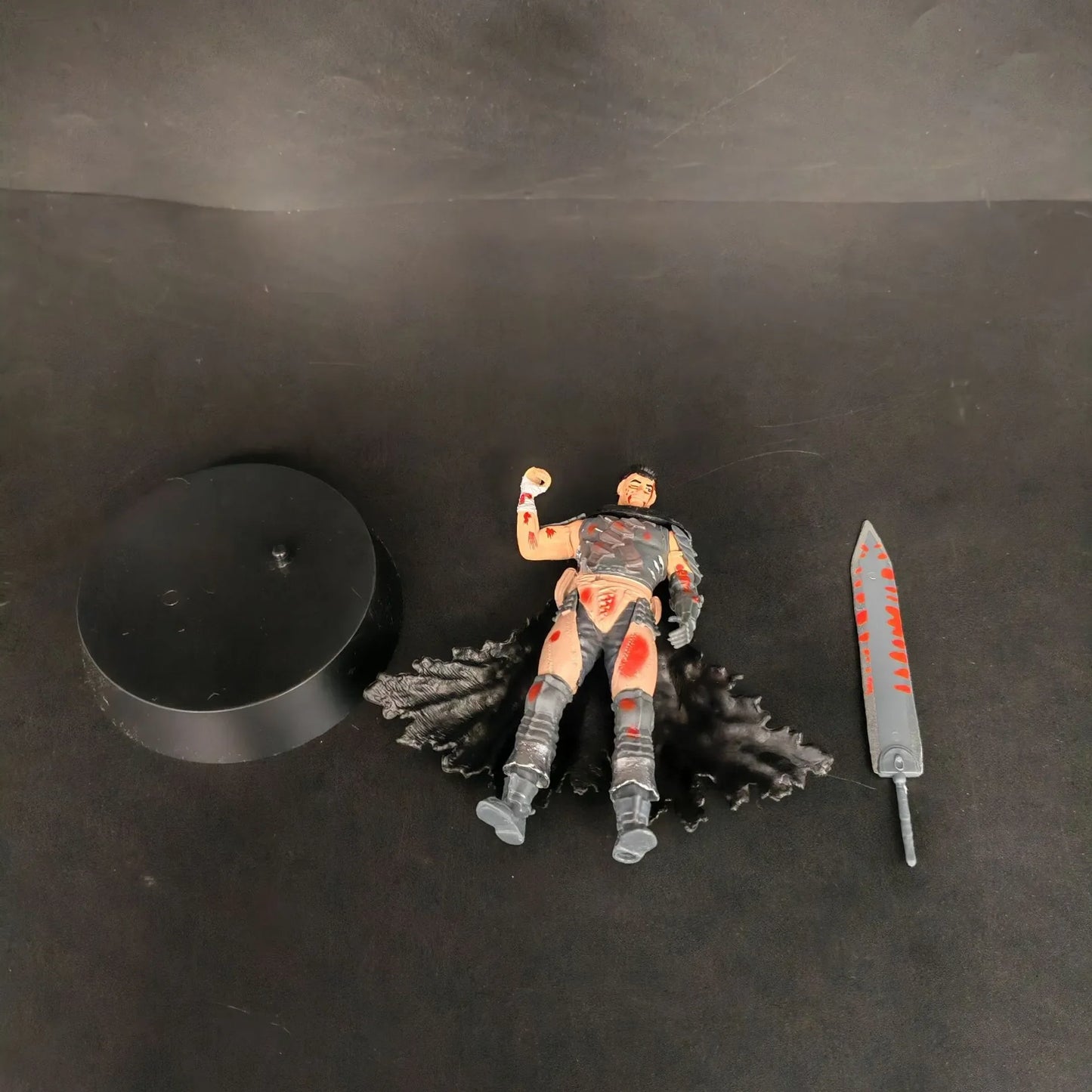 Berserk Guts Warrior Figure – 13 CM Anime Collectible Action Figure