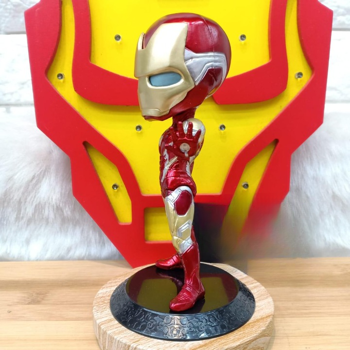 Iron Man figure with Helmet