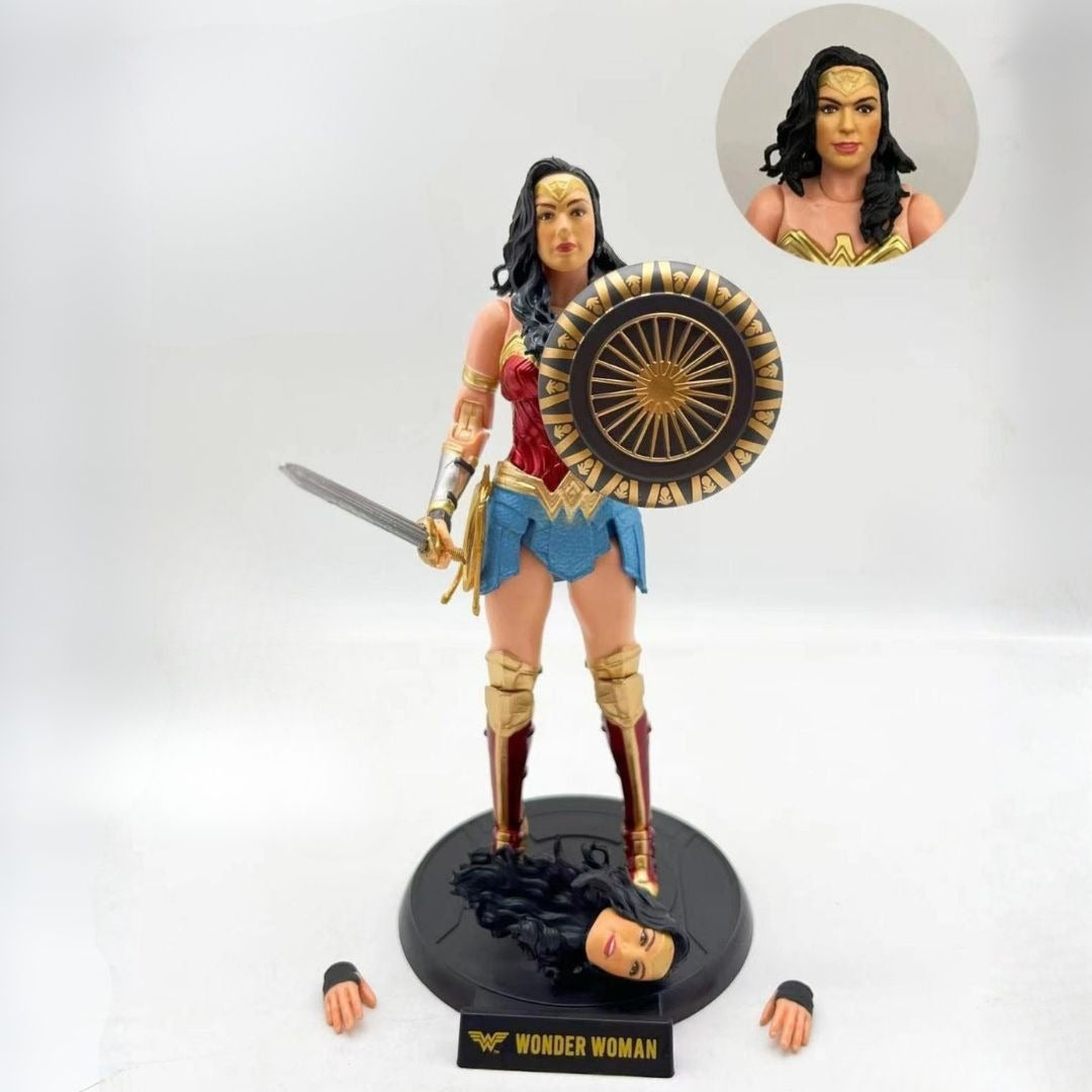 Wonder Woman Figure With Interchangeable Heads and Hand - 20 cm