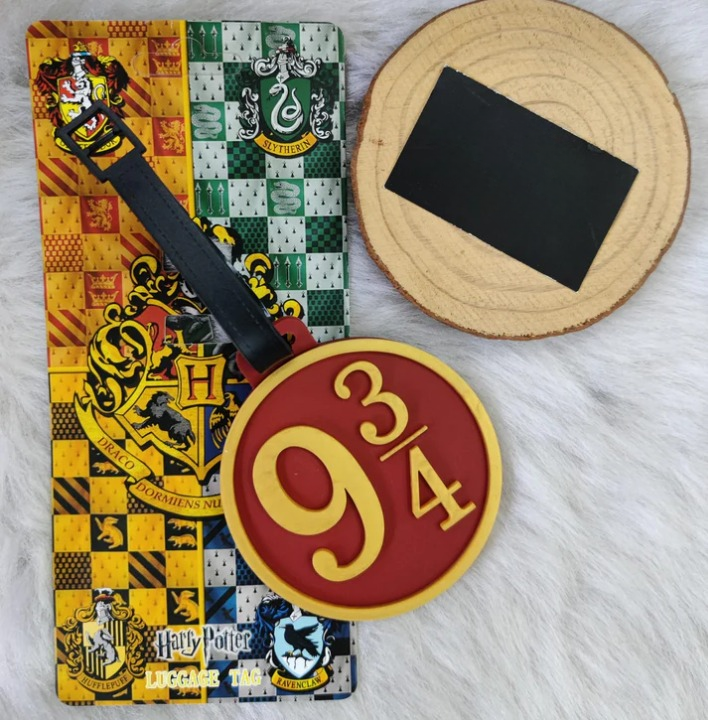 Harry Potter Themed 9 3/4 Luggage Tag / Bag Tag